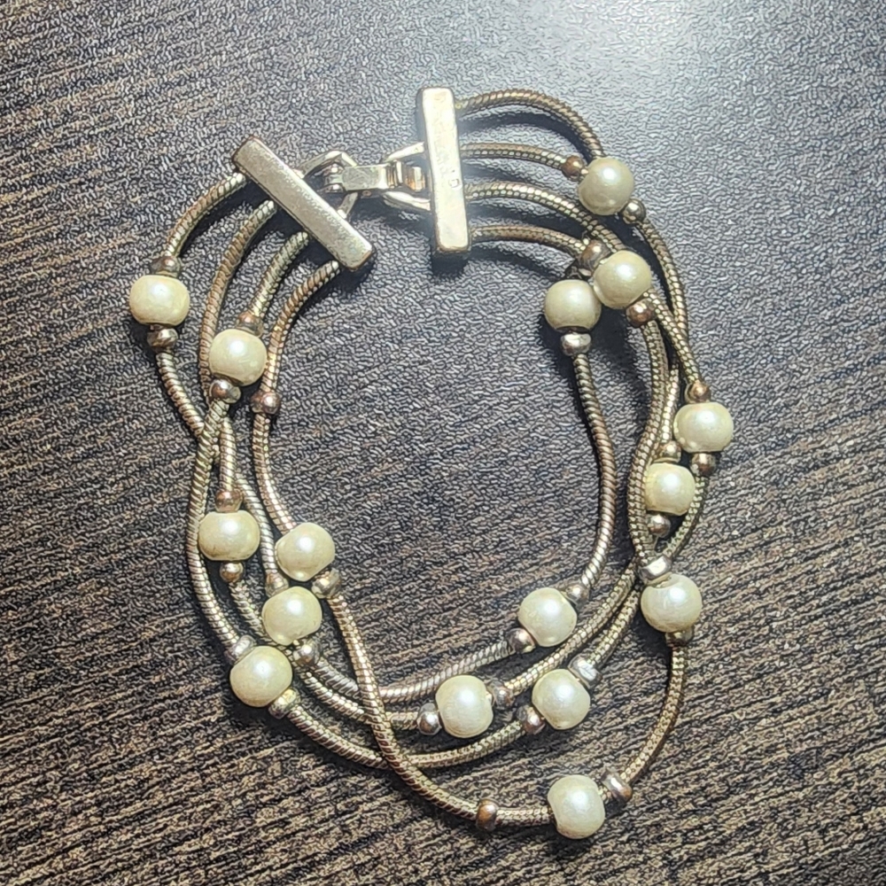 Elegant Pearl‎ Beaded Bracelet - Picture 2 of 5